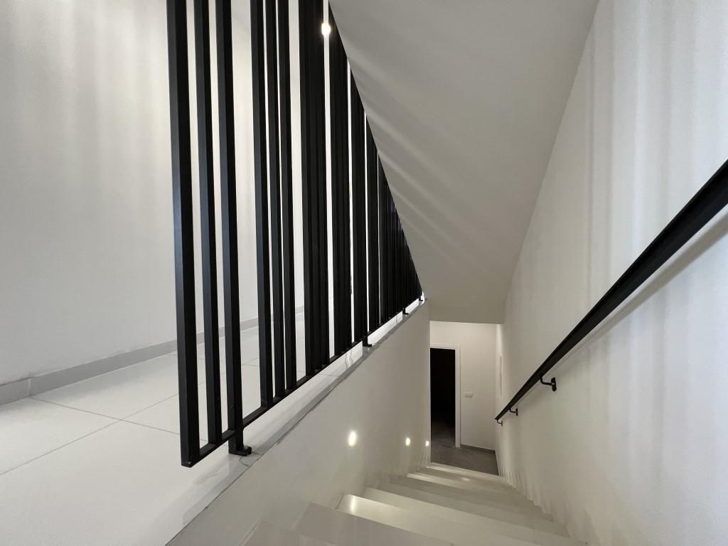 nova-vila-s-bazenem-a-nadhernym-vyhledem-na-more-oblast-makarska-chorvatsko