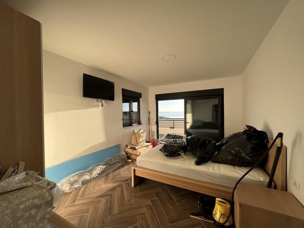 nova-vila-s-bazenem-a-nadhernym-vyhledem-na-more-oblast-makarska-chorvatsko