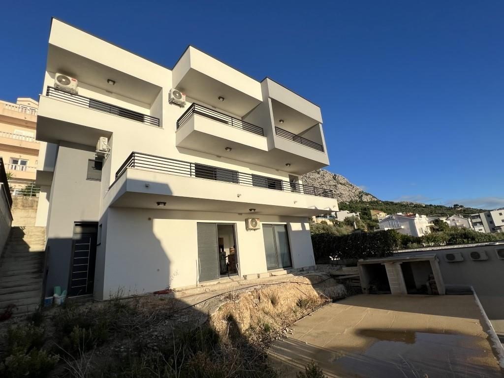 nova-vila-s-bazenem-a-nadhernym-vyhledem-na-more-oblast-makarska-chorvatsko