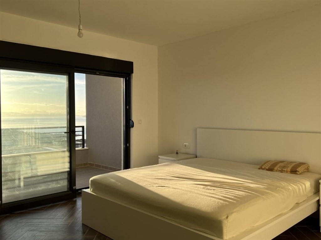 nova-vila-s-bazenem-a-nadhernym-vyhledem-na-more-oblast-makarska-chorvatsko