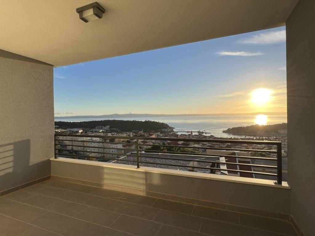 nova-vila-s-bazenem-a-nadhernym-vyhledem-na-more-oblast-makarska-chorvatsko