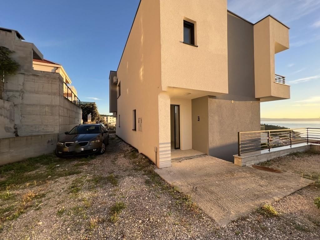 nova-vila-s-bazenem-a-nadhernym-vyhledem-na-more-oblast-makarska-chorvatsko