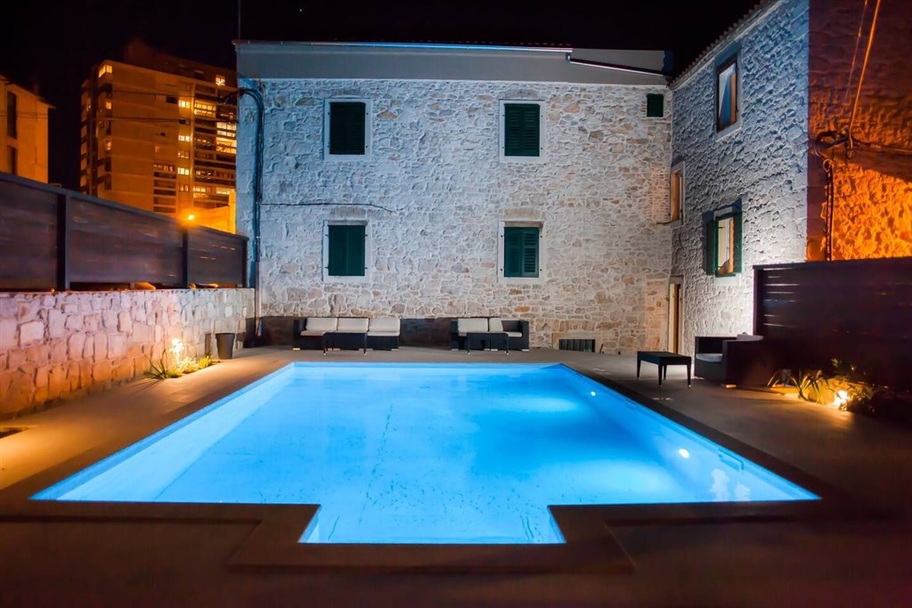 na-prodej-hostel-s-restauraci-a-bazenem-sibenik-chorvatsko