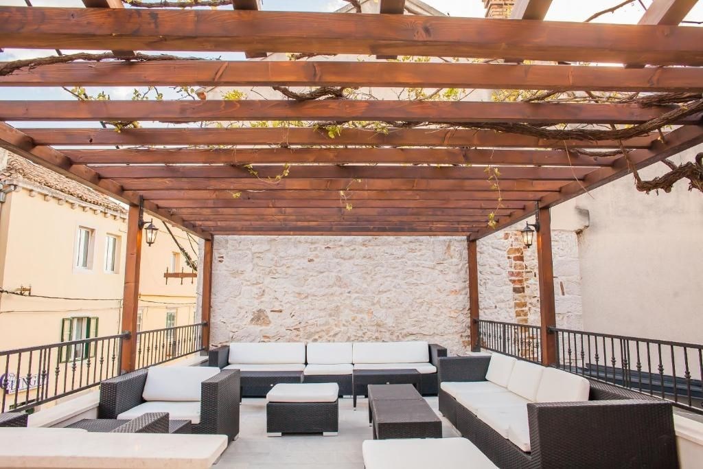 na-prodej-hostel-s-restauraci-a-bazenem-sibenik-chorvatsko