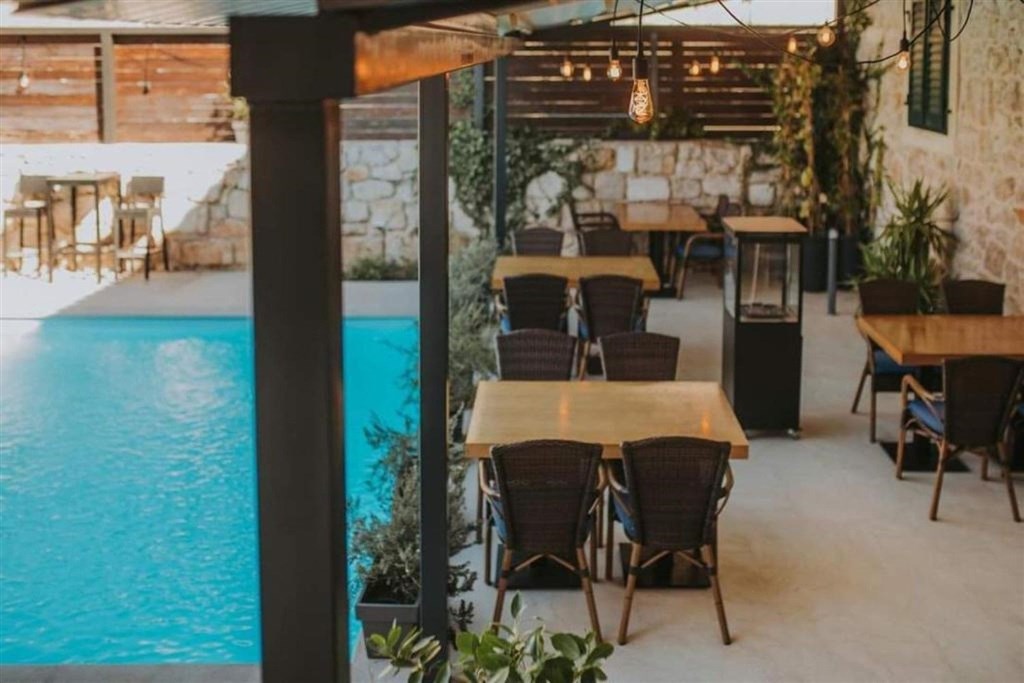 na-prodej-hostel-s-restauraci-a-bazenem-sibenik-chorvatsko