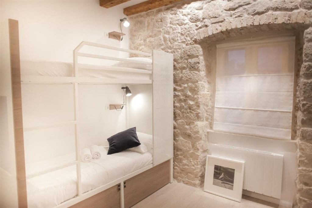 na-prodej-hostel-s-restauraci-a-bazenem-sibenik-chorvatsko