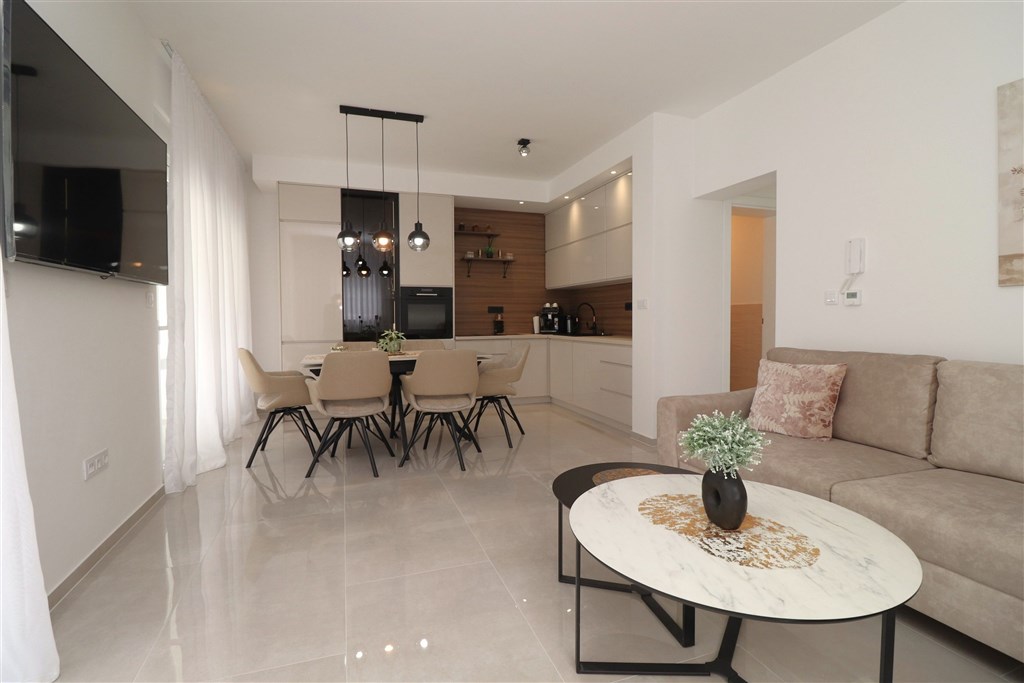 na-prodej-novy-dum-se-zahradou-a-terasou-v-blizkosti-more-srima-chorvatsko