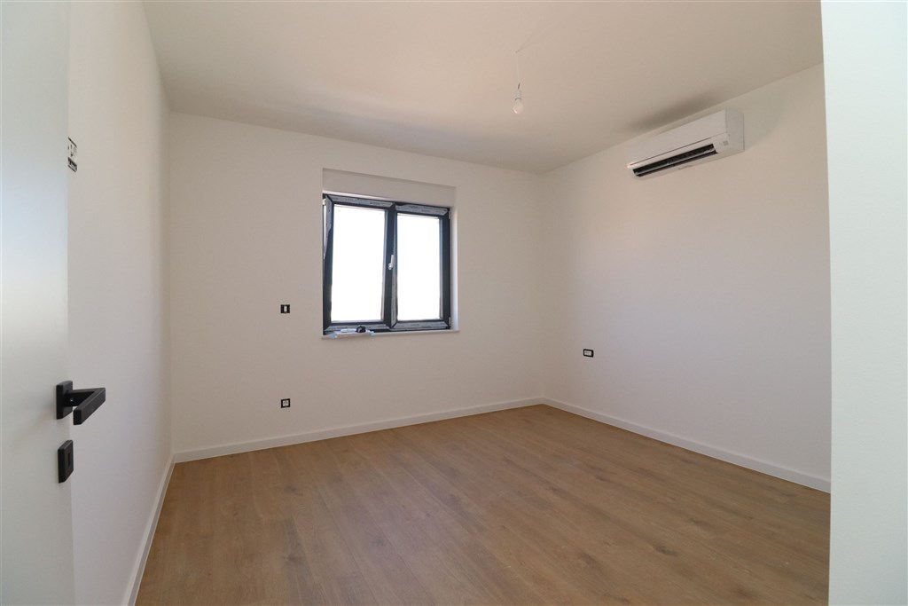 na-prodej-novy-moderni-apartman-se-2-loznicemi-a-velkou-terasou-vodice-chorvatsko