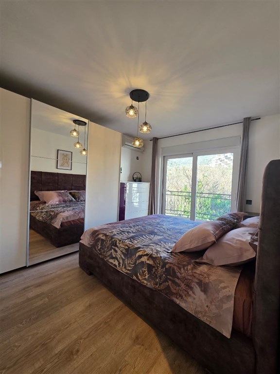 na-prodej-luxusni-apartman-se-3-loznicemi-a-soukromou-saunou-300-m-od-more-v-becici-cerna-hora