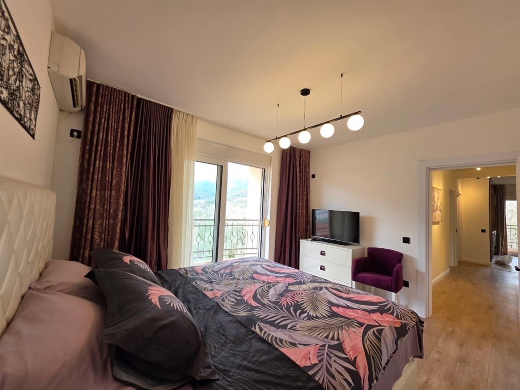 na-prodej-luxusni-apartman-se-3-loznicemi-a-soukromou-saunou-300-m-od-more-v-becici-cerna-hora