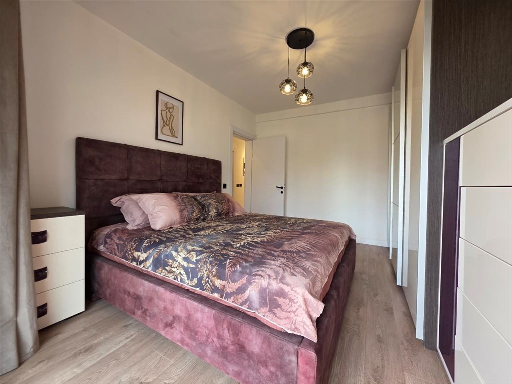 na-prodej-luxusni-apartman-se-3-loznicemi-a-soukromou-saunou-300-m-od-more-v-becici-cerna-hora