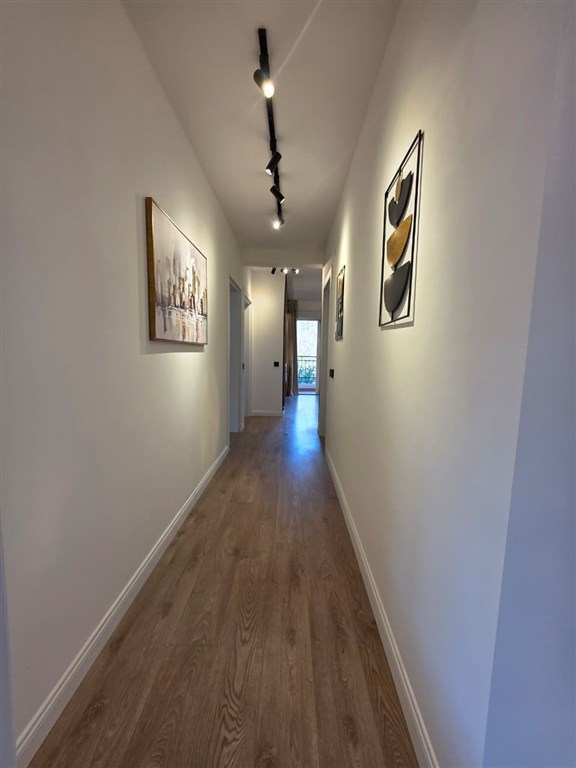 na-prodej-luxusni-apartman-se-3-loznicemi-a-soukromou-saunou-300-m-od-more-v-becici-cerna-hora