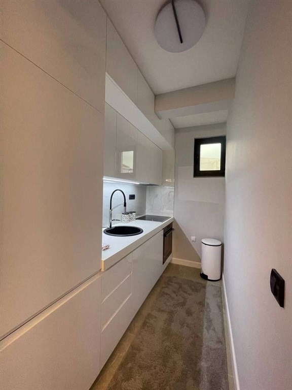 na-prodej-tri-loznicovy-apartman-v-novostavbe-s-vyhledem-na-more-v-becici-cerna-hora