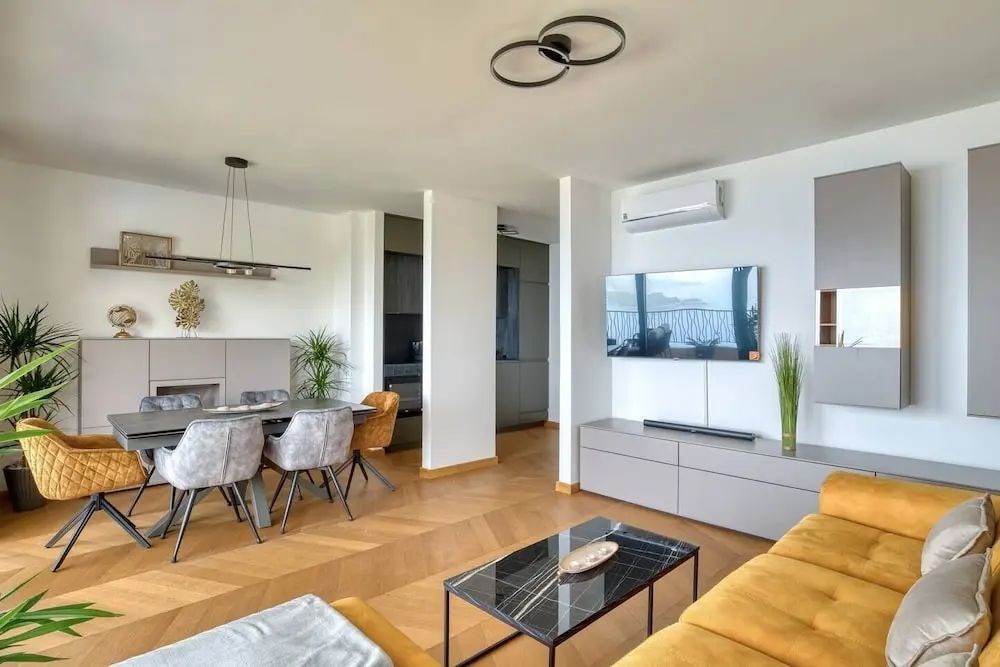 na-prodej-prostorny-apartman-4-kk-s-terasou-a-panoramatickymi-vyhledy-v-budve-sveti-stefan-cerna-hora