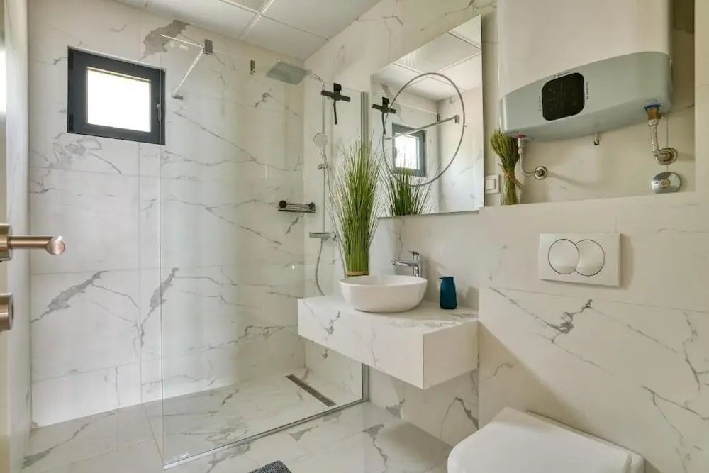 na-prodej-prostorny-apartman-4-kk-s-terasou-a-panoramatickymi-vyhledy-v-budve-sveti-stefan-cerna-hora