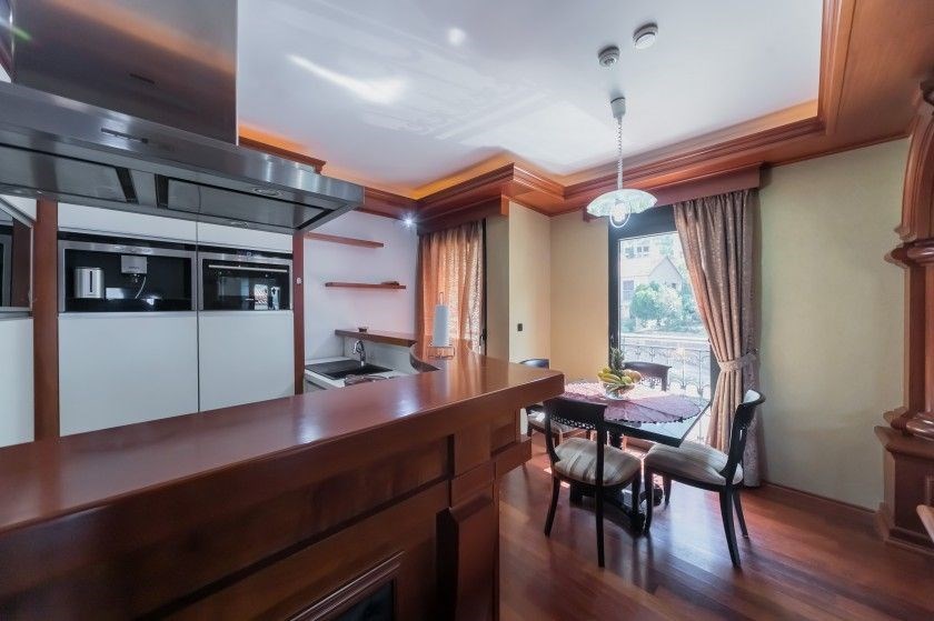 na-prodej-apartman-se-dvema-loznicemi-pobliz-more-v-kotoru-cerna-hora