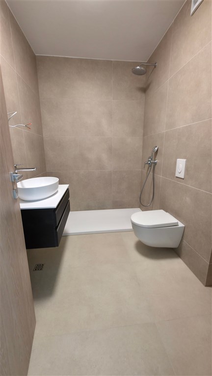 na-prodej-exkluzivni-apartman-se-tremi-loznicemi-a-predzahradkou-v-blizkosti-more-zadarborik-chorvatsko