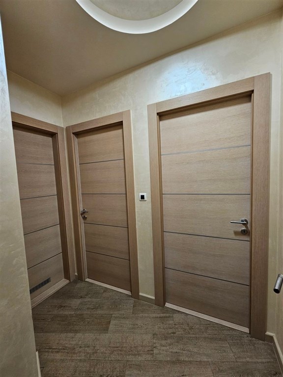 na-prodej-prostorny-dvouloznicovy-apartman-450-od-plaze-v-budve-cerna-hora