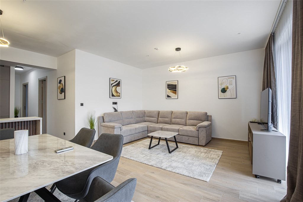 na-prodej-dvouloznicovy-apartman-pouze-100-metru-od-plaze-v-rafajlovici-cerna-hora