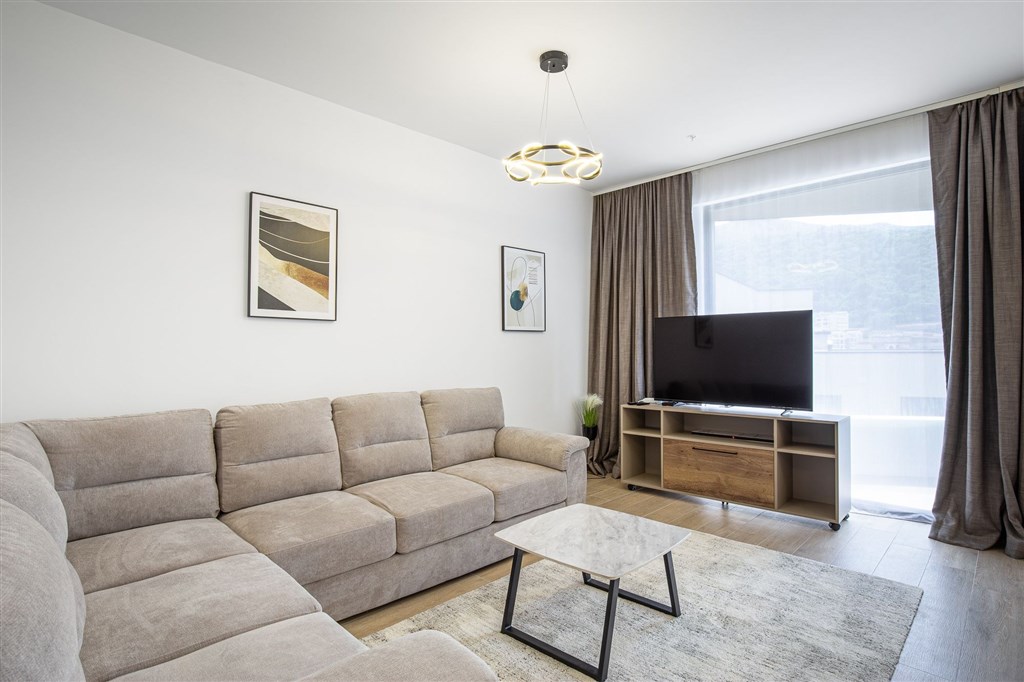 na-prodej-dvouloznicovy-apartman-pouze-100-metru-od-plaze-v-rafajlovici-cerna-hora