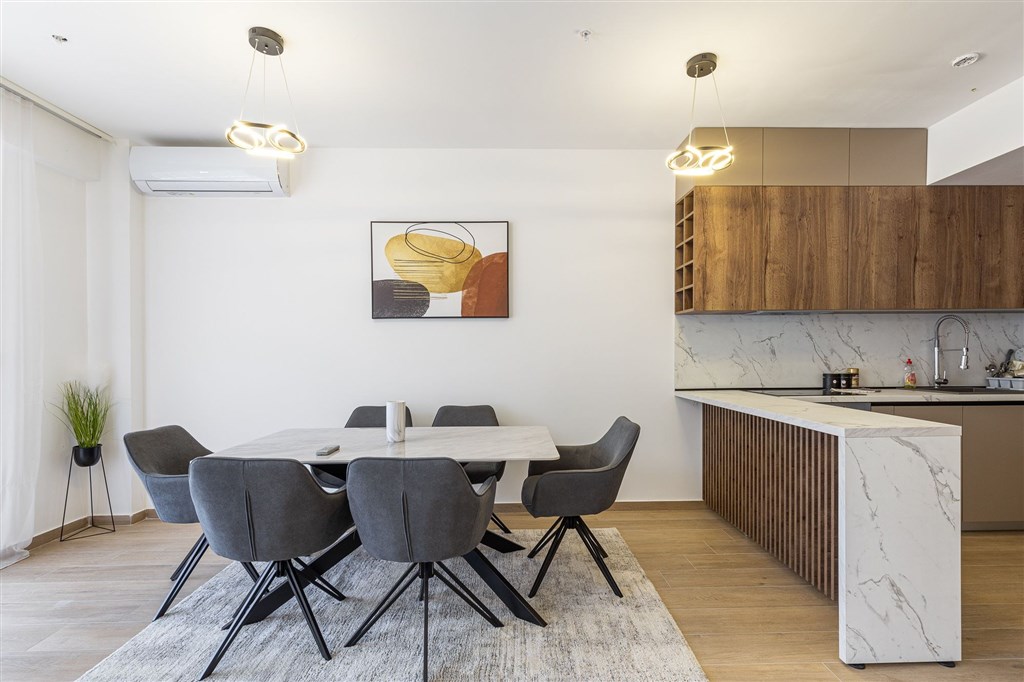 na-prodej-dvouloznicovy-apartman-pouze-100-metru-od-plaze-v-rafajlovici-cerna-hora