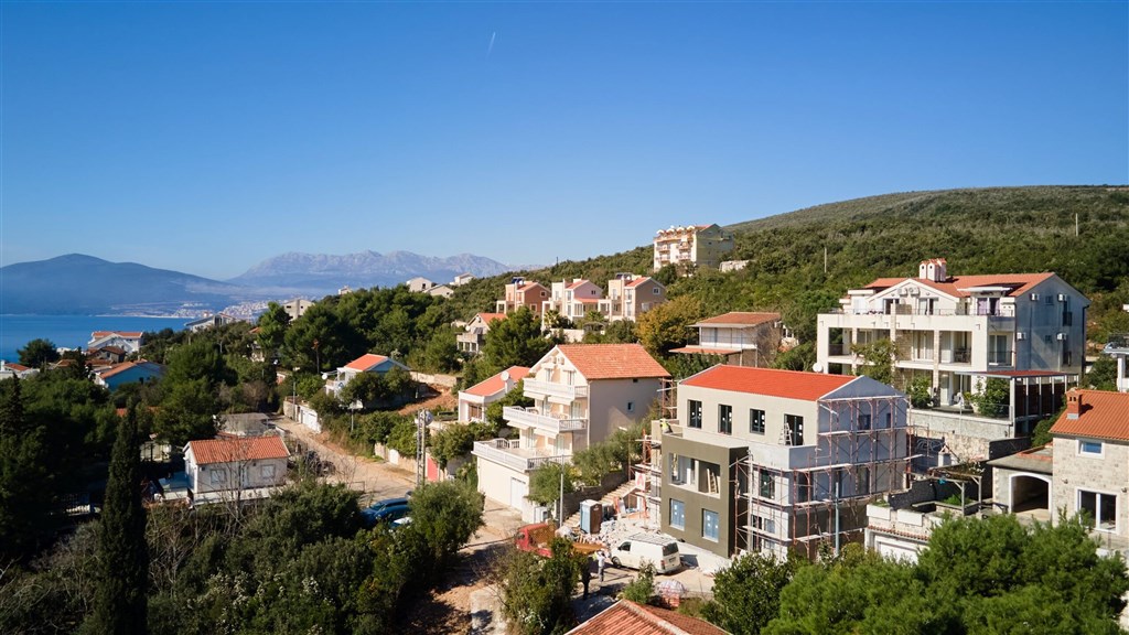 na-prodej-dvouloznicovy-apartman-pobliz-more-v-bigova-tivat-cerna-hora