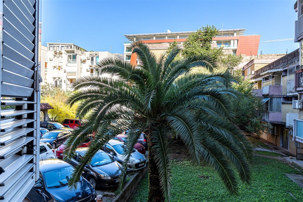 na-prodej-prostorny-apartman-v-samem-srdci-budvy-v-blizkosti-stariho-mesta-a-plaze-cerna-hora