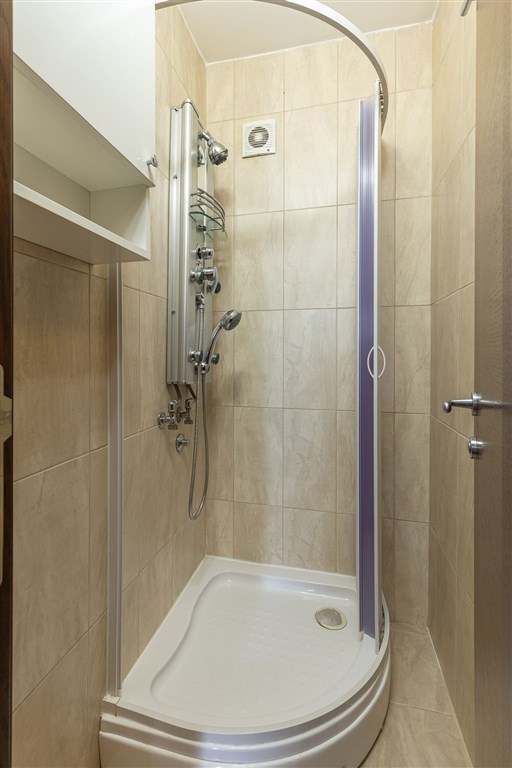 na-prodej-prostorny-apartman-v-samem-srdci-budvy-v-blizkosti-stariho-mesta-a-plaze-cerna-hora