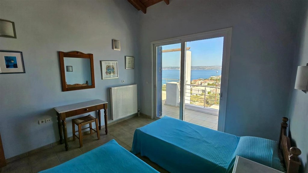 na-prodej-vila-v-tradicnim-kretskem-stylu-s-vyhledem-na-more-a-hory-v-plaka-kreta-recko