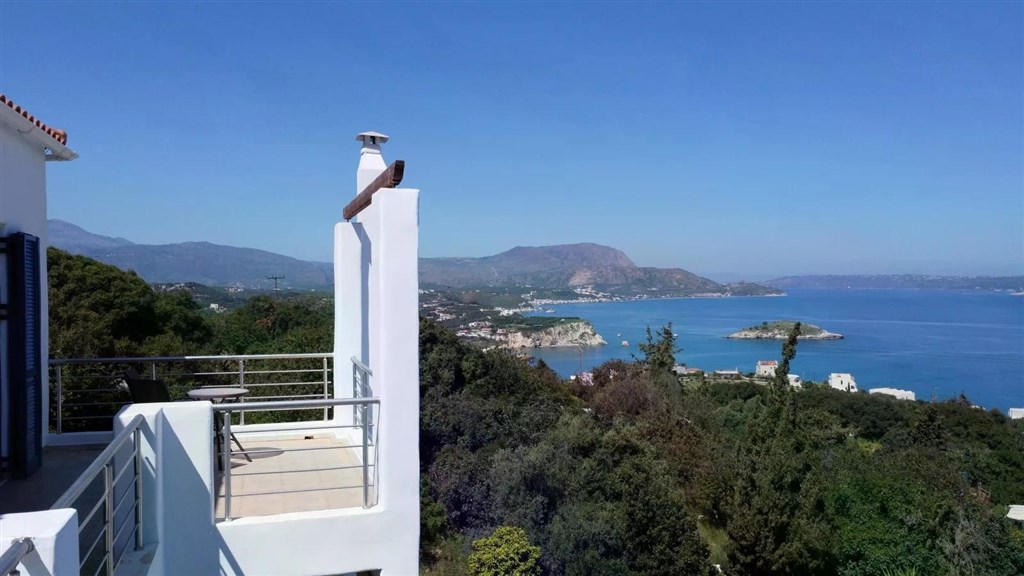 na-prodej-vila-v-tradicnim-kretskem-stylu-s-vyhledem-na-more-a-hory-v-plaka-kreta-recko