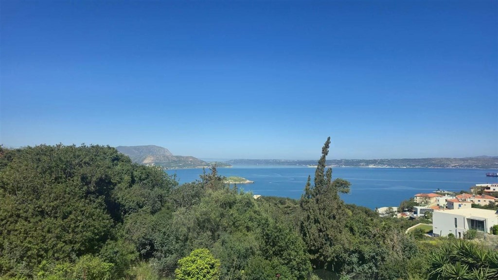 na-prodej-vila-v-tradicnim-kretskem-stylu-s-vyhledem-na-more-a-hory-v-plaka-kreta-recko