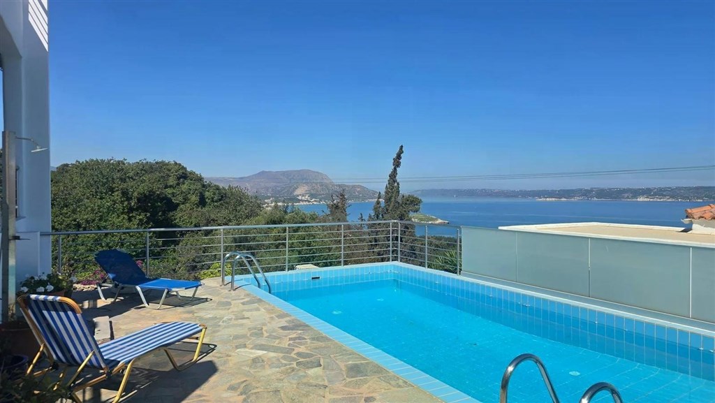 na-prodej-vila-v-tradicnim-kretskem-stylu-s-vyhledem-na-more-a-hory-v-plaka-kreta-recko