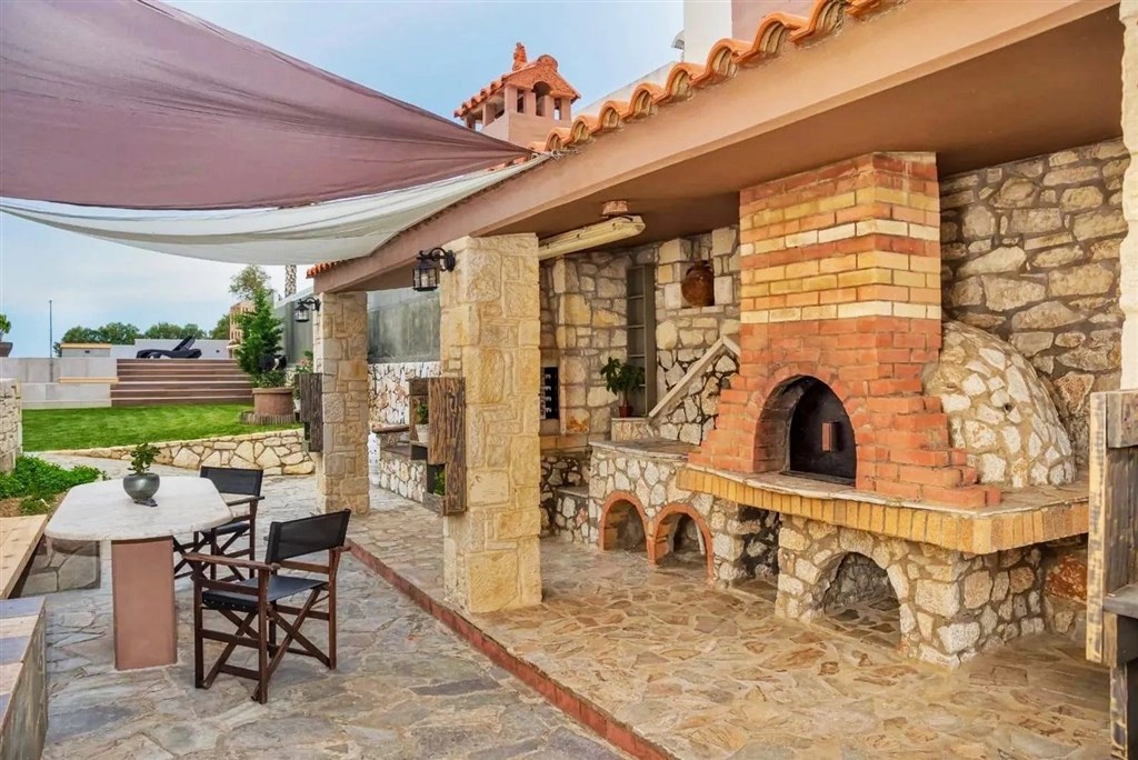 na-prodej-elegantni-vila-blizko-plaze-s-panoramatickym-vyhledem-v-maleme-kreta-recko