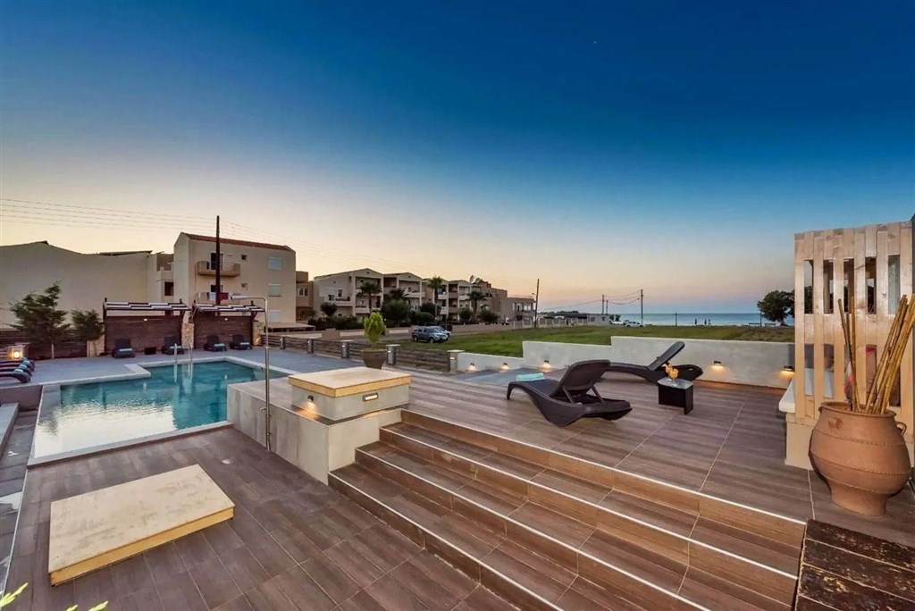 na-prodej-elegantni-vila-blizko-plaze-s-panoramatickym-vyhledem-v-maleme-kreta-recko