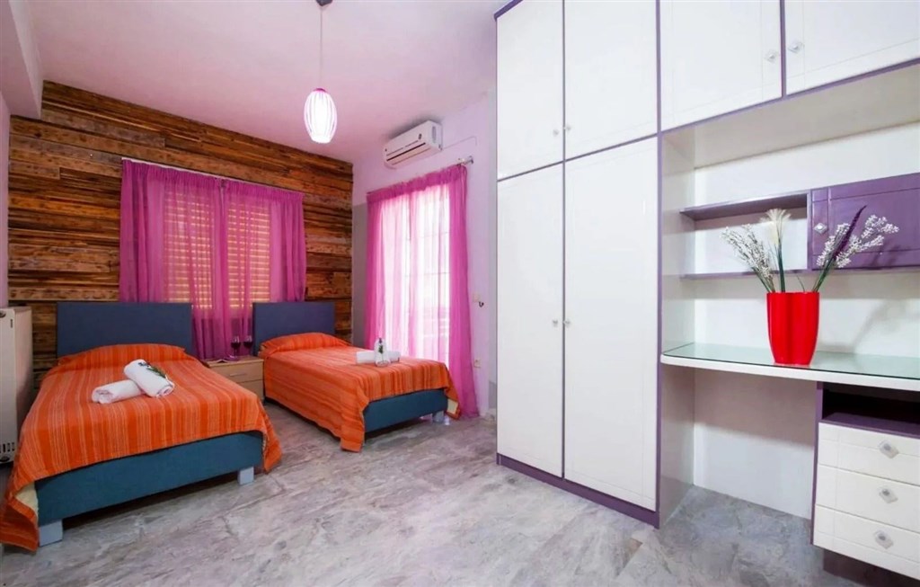na-prodej-elegantni-vila-blizko-plaze-s-panoramatickym-vyhledem-v-maleme-kreta-recko