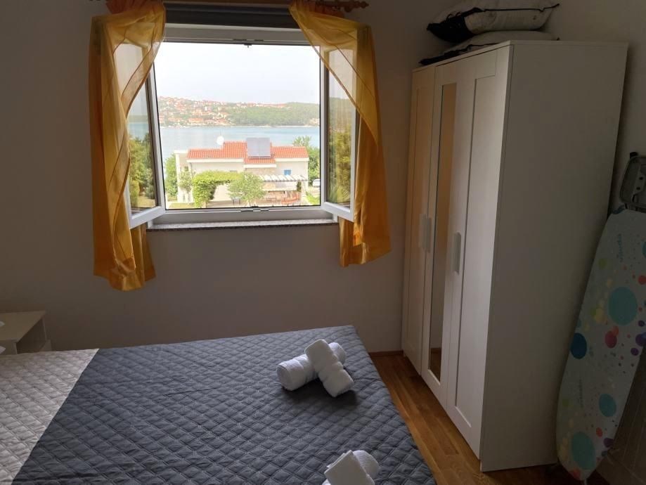 na-prodej-apartman-s-jednou-loznici-a-vyhledem-na-more-soline-ostrov-krk-chorvatsko