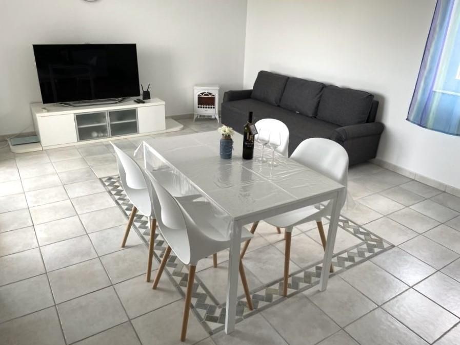 na-prodej-apartman-s-jednou-loznici-a-vyhledem-na-more-soline-ostrov-krk-chorvatsko