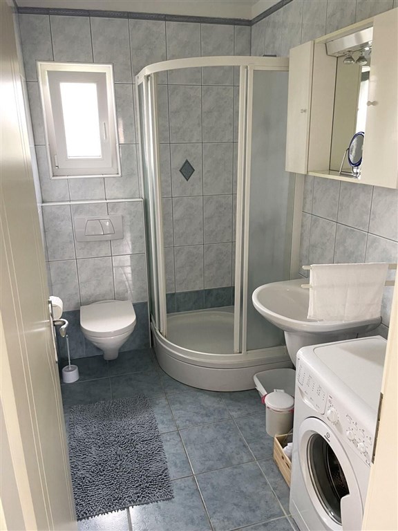 na-prodej-apartman-s-jednou-loznici-a-vyhledem-na-more-soline-ostrov-krk-chorvatsko