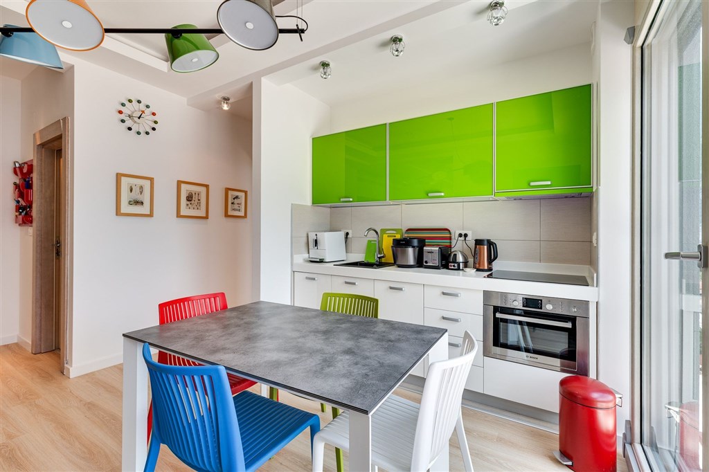 na-prodej-moderni-triloznicovy-apartman-v-zatoce-kotorske-s-panoramoatickym-vyhledem-na-more-kotor-cerne-hora