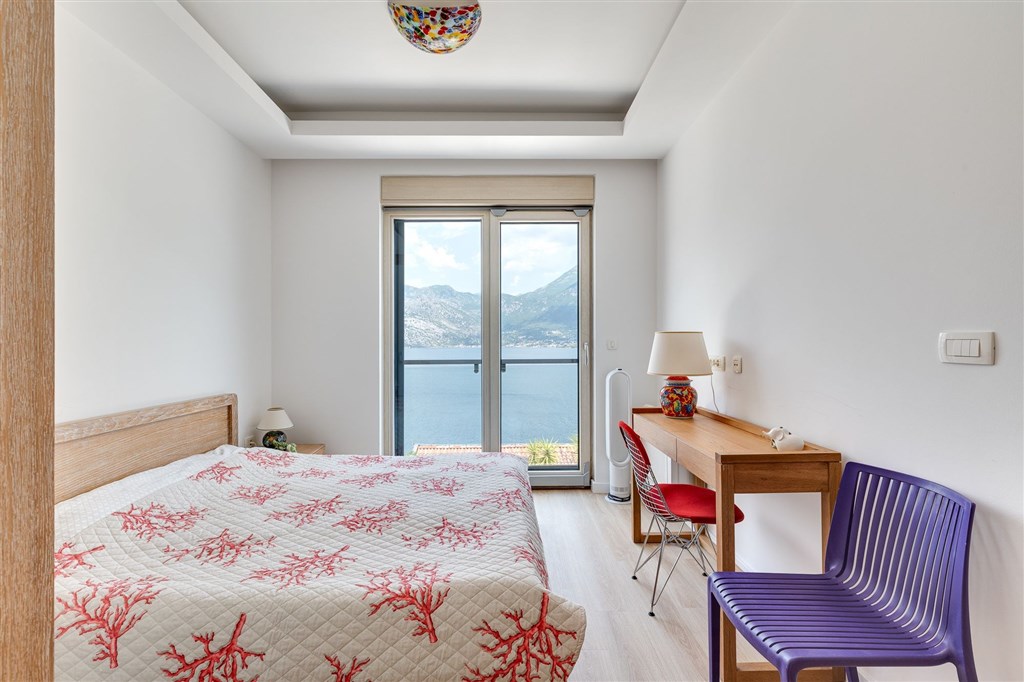 na-prodej-moderni-triloznicovy-apartman-v-zatoce-kotorske-s-panoramoatickym-vyhledem-na-more-kotor-cerne-hora