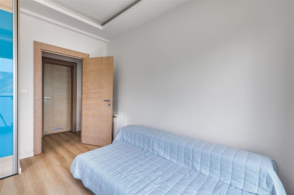 na-prodej-moderni-triloznicovy-apartman-v-zatoce-kotorske-s-panoramoatickym-vyhledem-na-more-kotor-cerne-hora