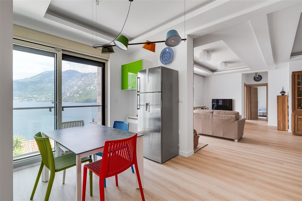 na-prodej-moderni-triloznicovy-apartman-v-zatoce-kotorske-s-panoramoatickym-vyhledem-na-more-kotor-cerne-hora
