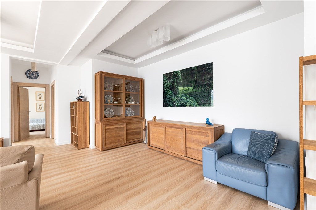 na-prodej-moderni-triloznicovy-apartman-v-zatoce-kotorske-s-panoramoatickym-vyhledem-na-more-kotor-cerne-hora