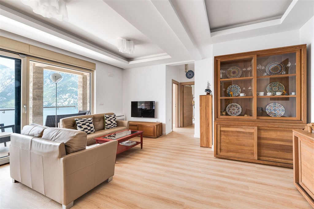 na-prodej-moderni-triloznicovy-apartman-v-zatoce-kotorske-s-panoramoatickym-vyhledem-na-more-kotor-cerne-hora