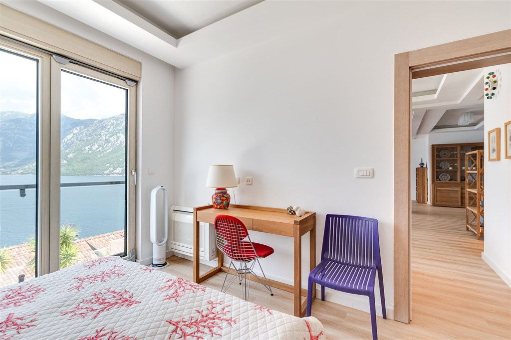 na-prodej-moderni-triloznicovy-apartman-v-zatoce-kotorske-s-panoramoatickym-vyhledem-na-more-kotor-cerne-hora