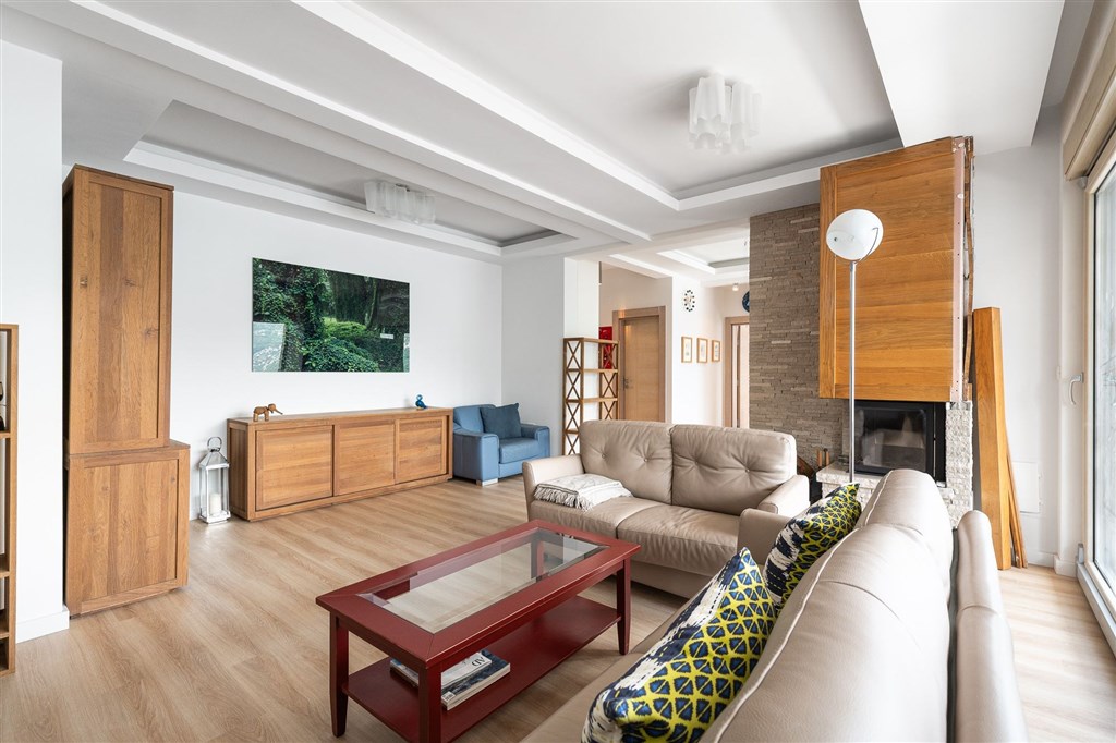 na-prodej-moderni-triloznicovy-apartman-v-zatoce-kotorske-s-panoramoatickym-vyhledem-na-more-kotor-cerne-hora