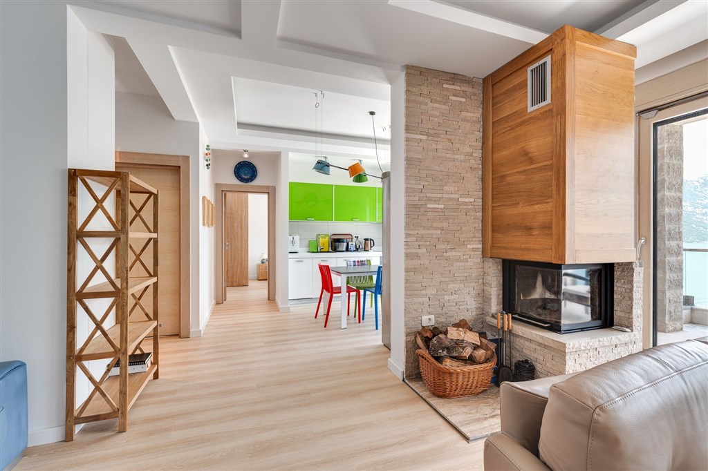 na-prodej-moderni-triloznicovy-apartman-v-zatoce-kotorske-s-panoramoatickym-vyhledem-na-more-kotor-cerne-hora