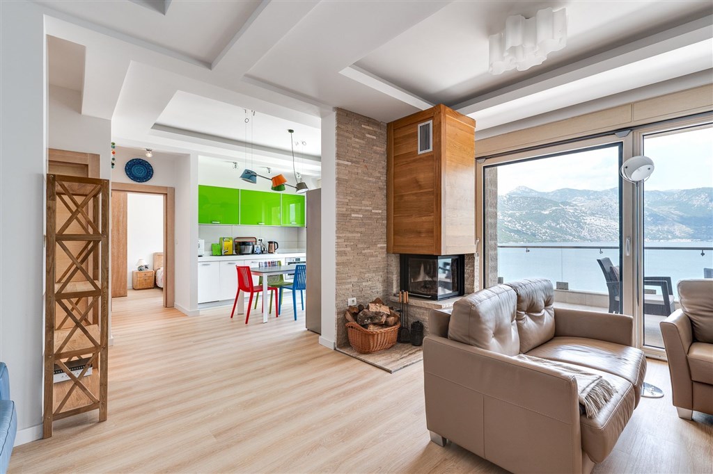 na-prodej-moderni-triloznicovy-apartman-v-zatoce-kotorske-s-panoramoatickym-vyhledem-na-more-kotor-cerne-hora