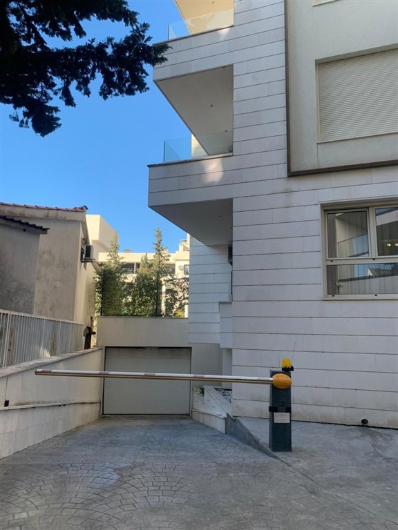 na-prodej-prostorny-apartman-s-vyhledem-na-more-v-rafailovici-cerna-hora