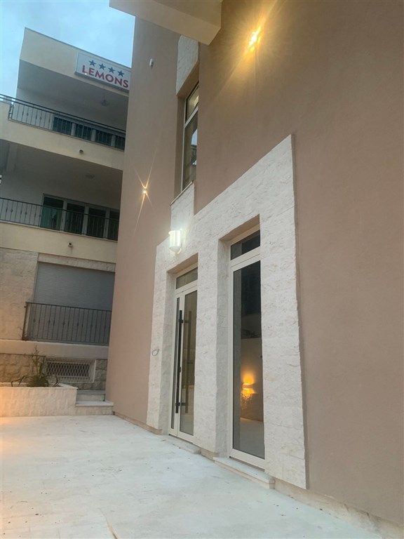 na-prodej-triloznicovy-apartman-v-becici-cerna-hora